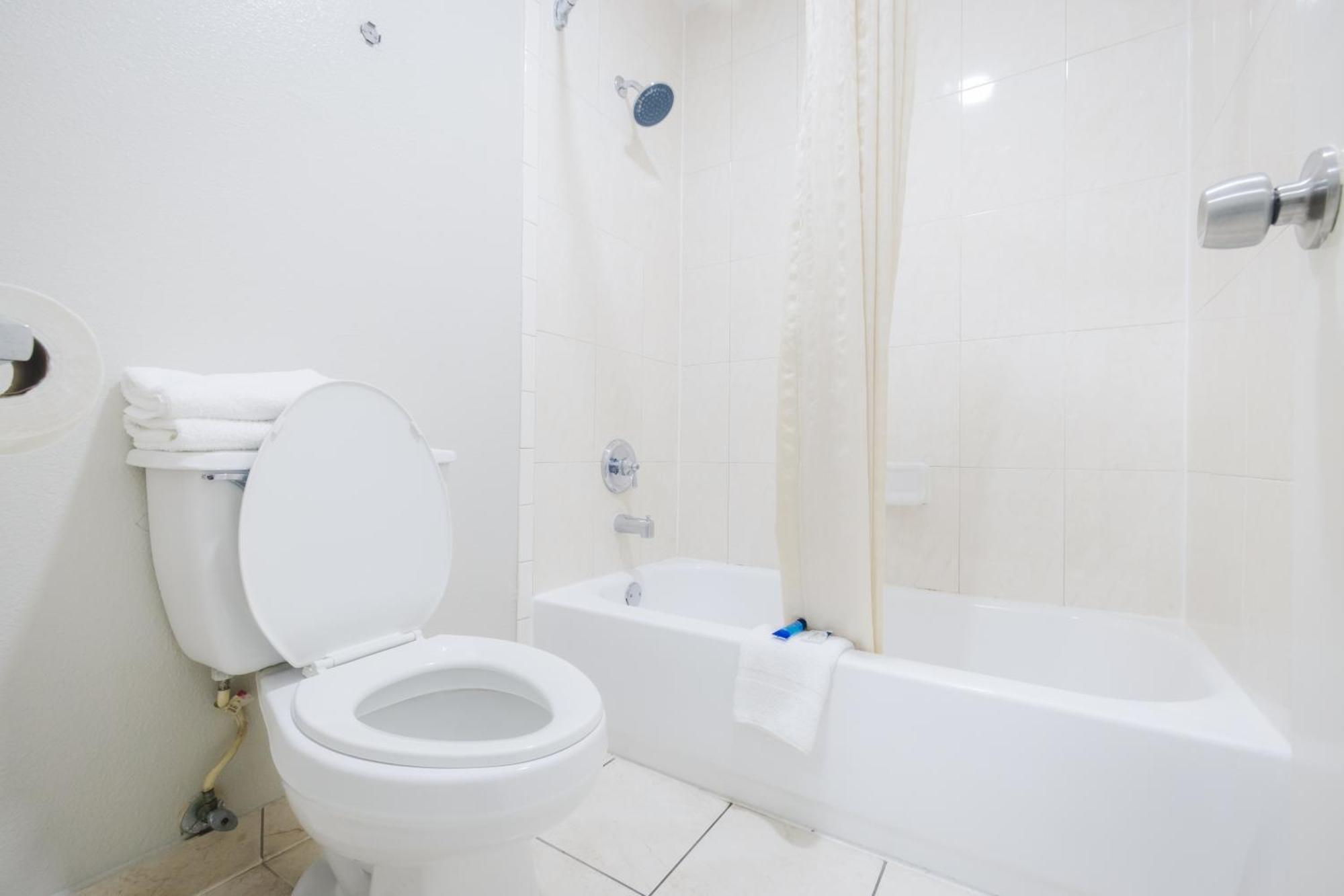 Scottish Inn & Suites Wharton Luaran gambar